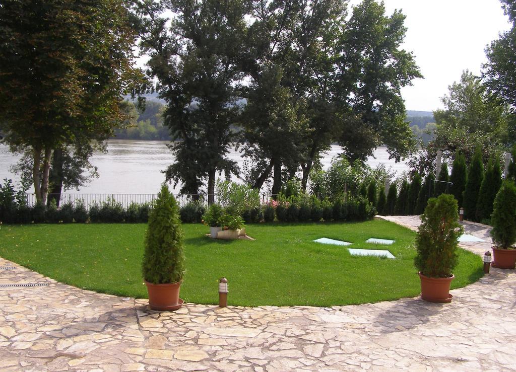 Mlyn Penzion & Wellness Radvaň nad Dunajom Exteriér fotografie