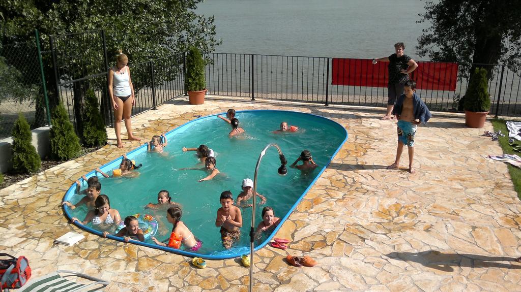 Mlyn Penzion & Wellness Radvaň nad Dunajom Exteriér fotografie