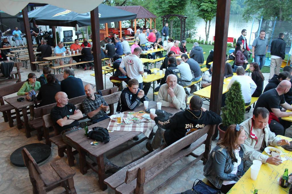 Mlyn Penzion & Wellness Radvaň nad Dunajom Exteriér fotografie