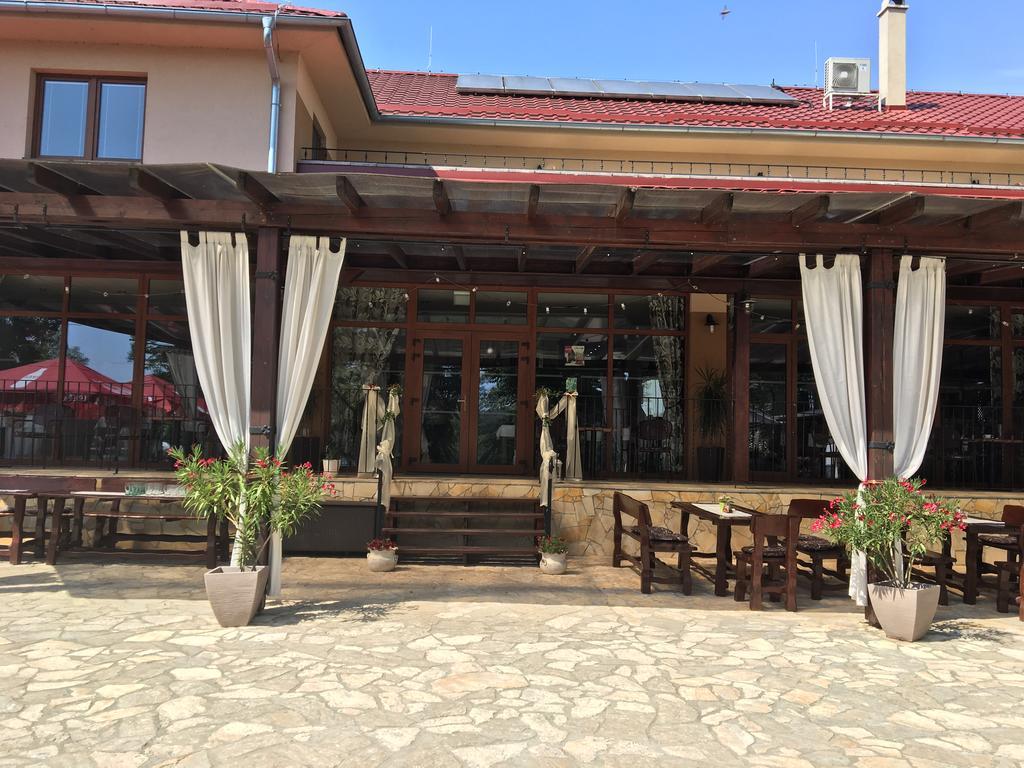 Mlyn Penzion & Wellness Radvaň nad Dunajom Exteriér fotografie