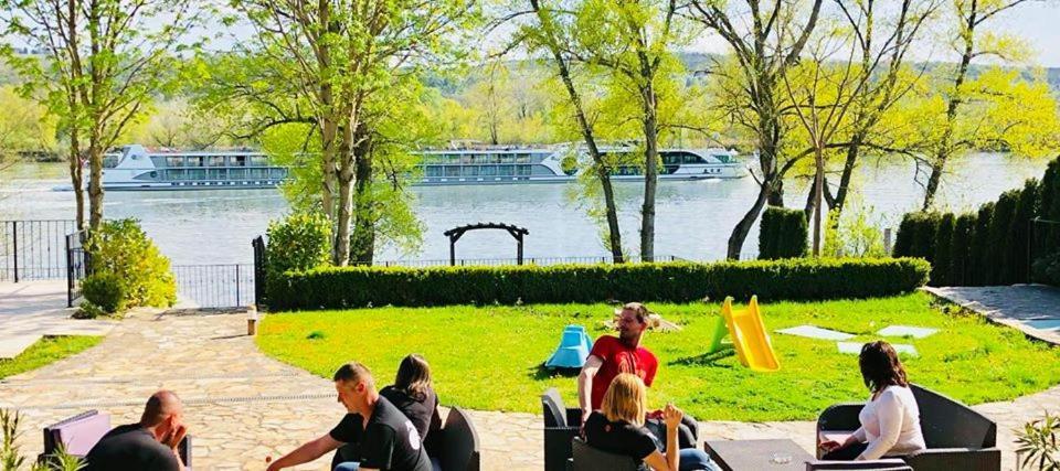 Mlyn Penzion & Wellness Radvaň nad Dunajom Exteriér fotografie